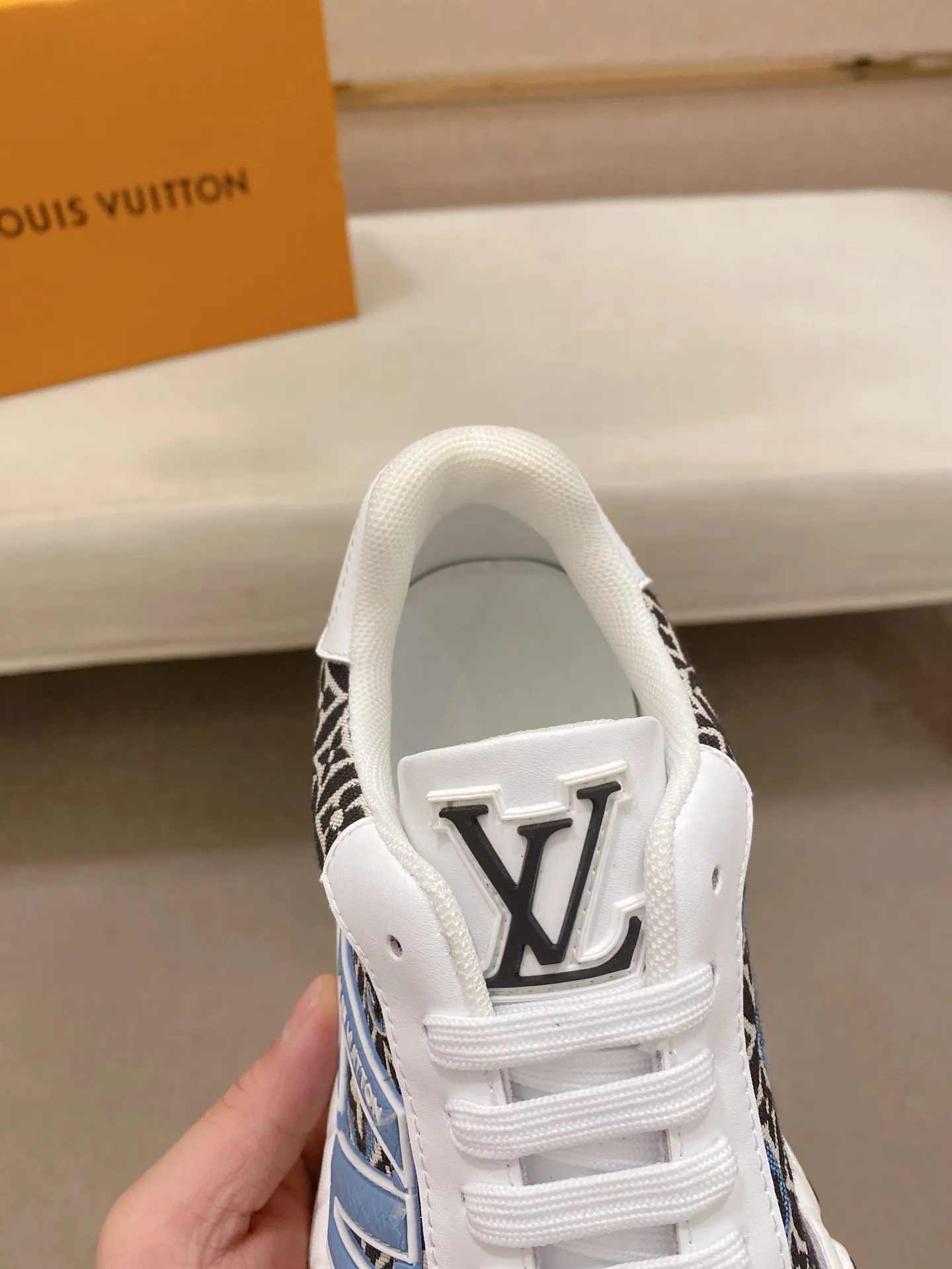 Men's shoes 442💰louis vuitton (Louis Vuitton/lv)🔍🔍The new counters are on sale at the same time. The uppers are imported from Italy. ⃣️Re-engraved🇮🇹💪💪, ⚠Sole: The original sole is specially provided by the original factory, the exclusive movable molded sole is super comfortable, ⚠Original and single goods 🔍high quality, you can enter and leave the counter at will, welcome to compare⚠. Code number: 38-44 (45/customized, non-refundable)